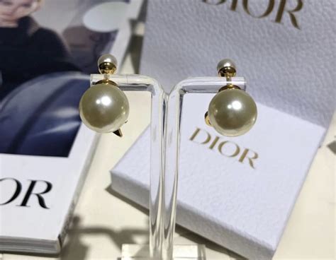 buy dior double pearl earrings|christian dior pearl earrings price.